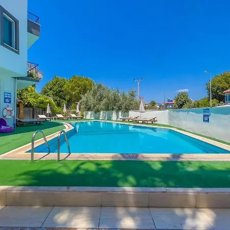 Nehir Suits فتحية